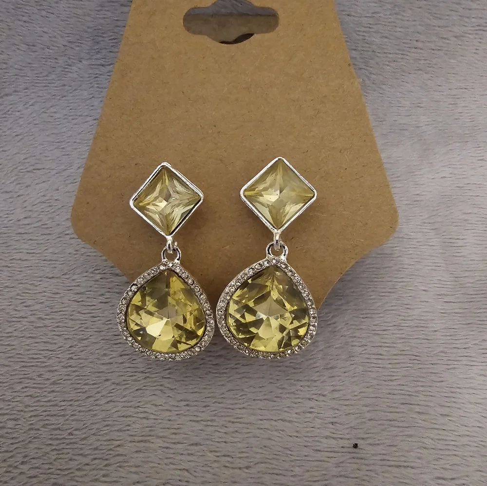 3 Pair Glamorous Rhinestone Drop Earrings - Picture 3 of 5